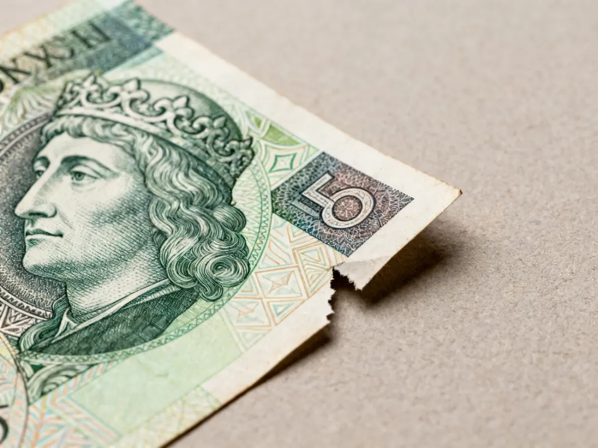 Polski banknot z wyraźnym błędem produkcyjnym